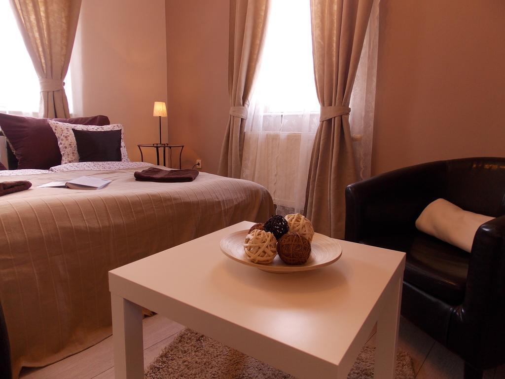 Eden Villa Apartmanhaz Balatonfured Phòng bức ảnh