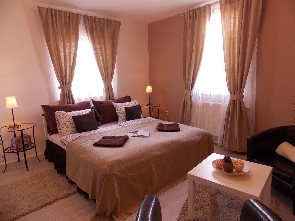 Eden Villa Apartmanhaz Balatonfured Ngoại thất bức ảnh