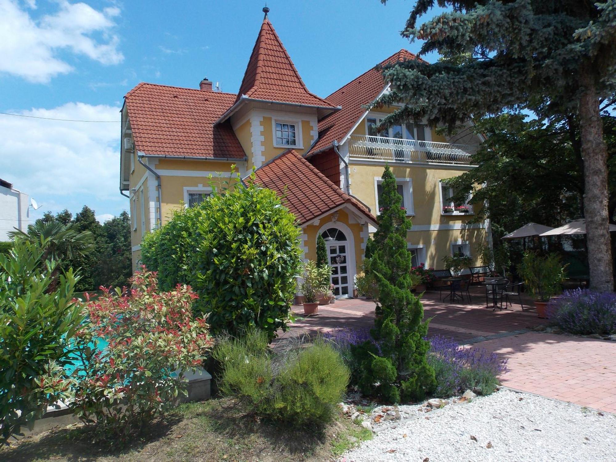 Eden Villa Apartmanhaz Balatonfured Ngoại thất bức ảnh