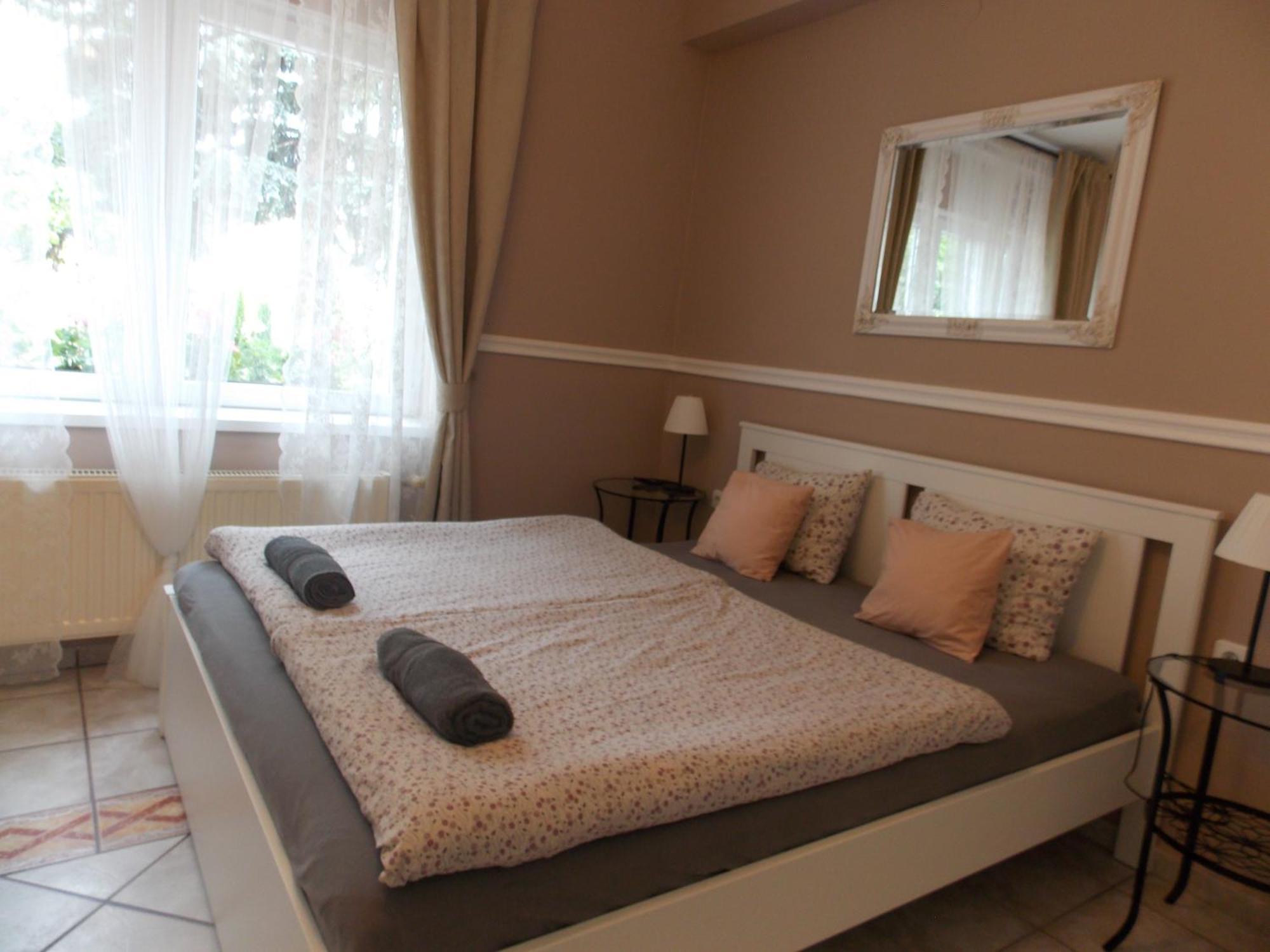 Eden Villa Apartmanhaz Balatonfured Ngoại thất bức ảnh