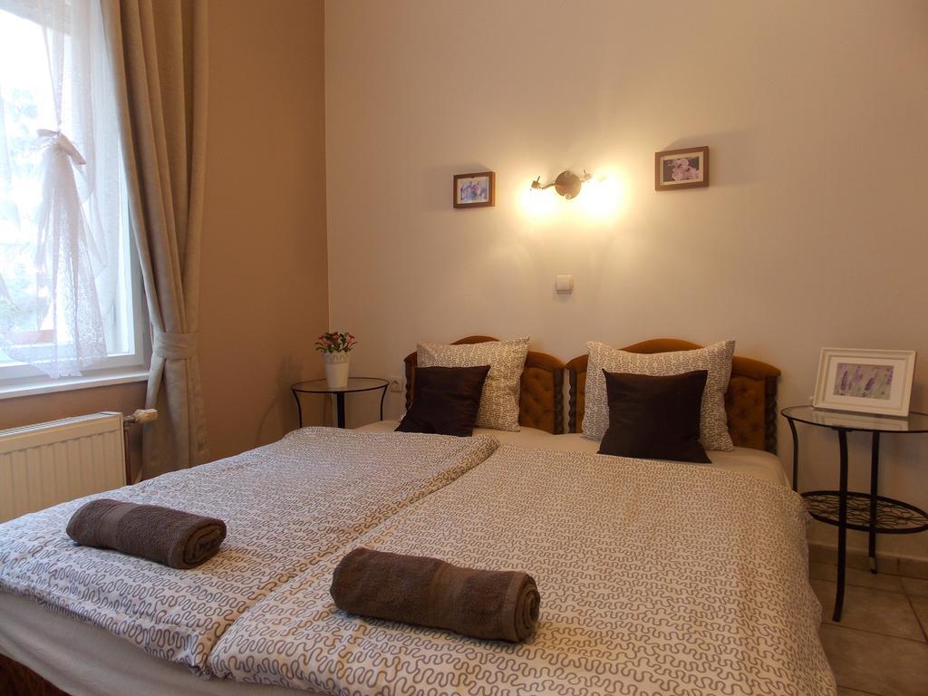 Eden Villa Apartmanhaz Balatonfured Ngoại thất bức ảnh