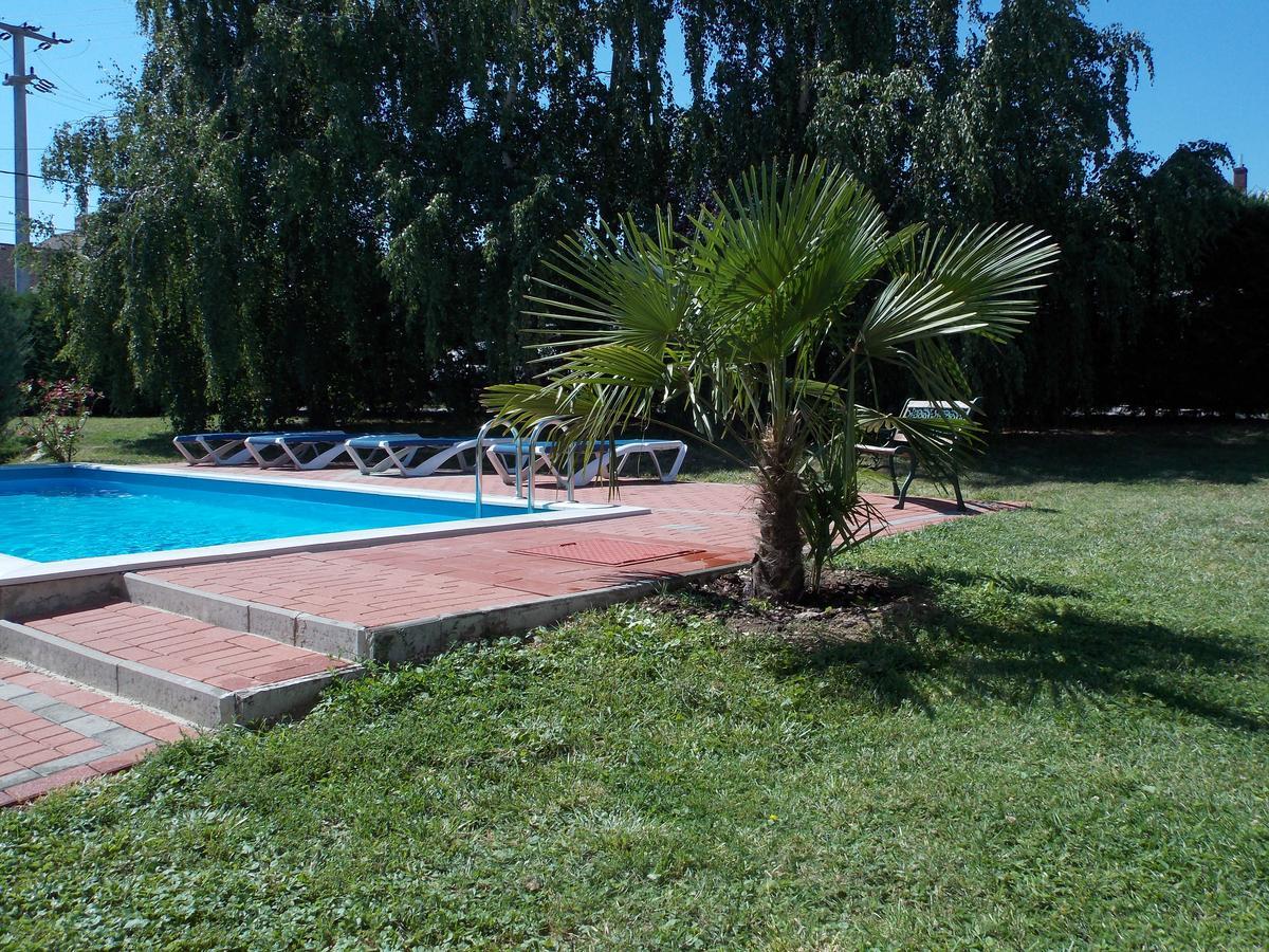 Eden Villa Apartmanhaz Balatonfured Ngoại thất bức ảnh