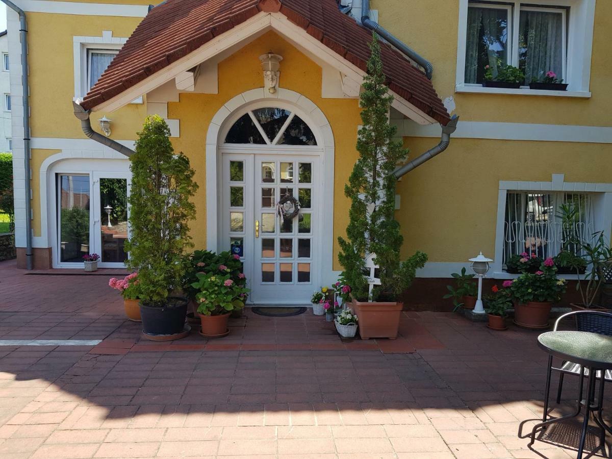 Eden Villa Apartmanhaz Balatonfured Ngoại thất bức ảnh